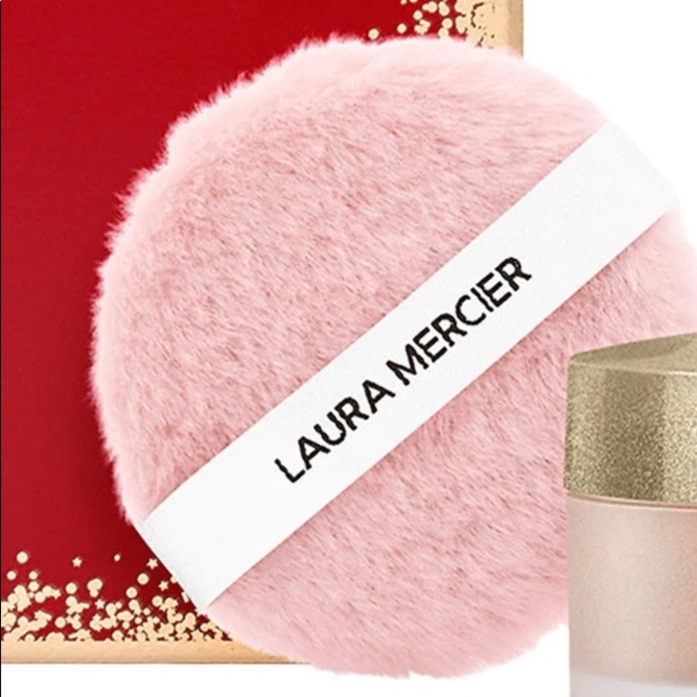 Laura Mercier Velour Puff. New.